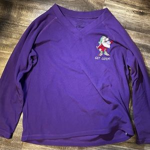 Snow White grumpy get cozy vintage embroidered shirt in great condition!